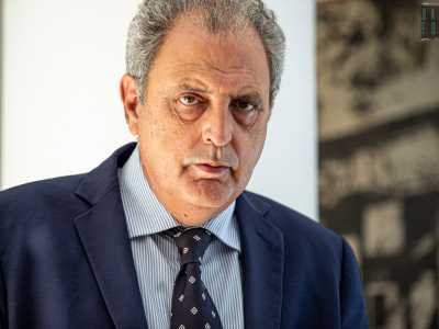 Lo studio del 62enne Alessandro Laterza, oggi proprietario con il cugino Giuseppe...